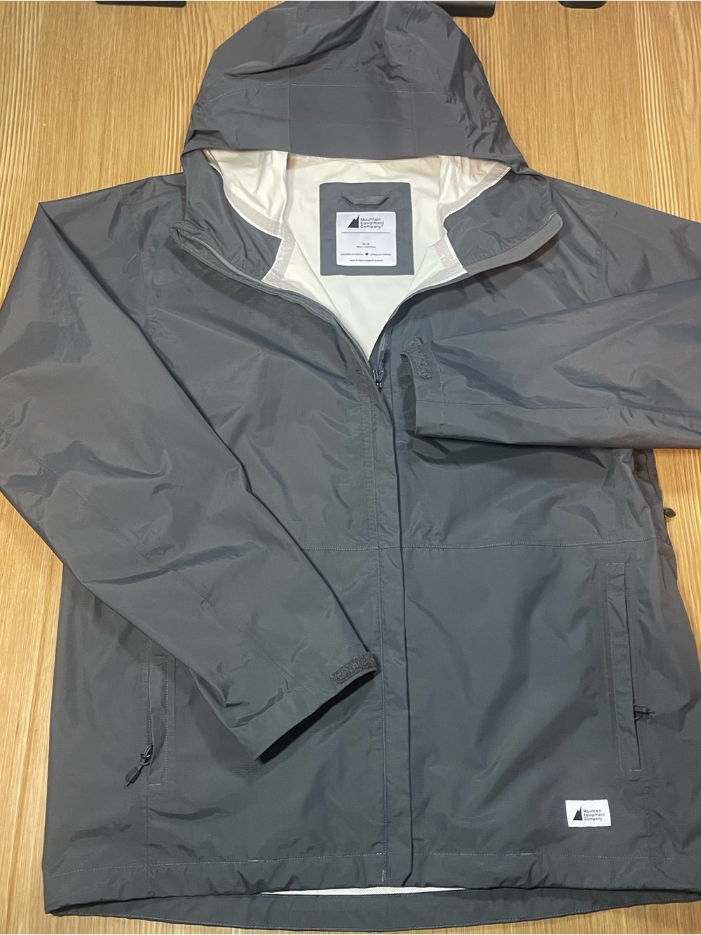 MEC Mountain Equipment Company Pertex Shield Waterproof Rain Jacket Grey/medium